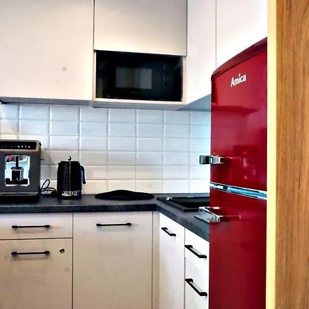 Port Restauracja Silownia Dwa Baseny Oli&joly * Колобжег