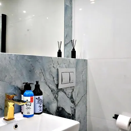 Port Restauracja Silownia Dwa Baseny Oli&joly *