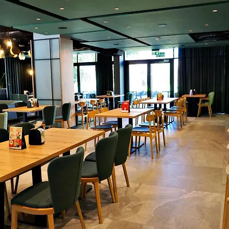 Port Restauracja Silownia Dwa Baseny Oli&joly