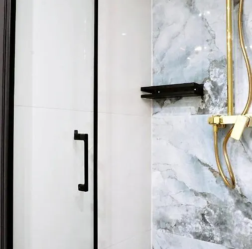 Port Restauracja Silownia Dwa Baseny Oli&joly * Колобжег