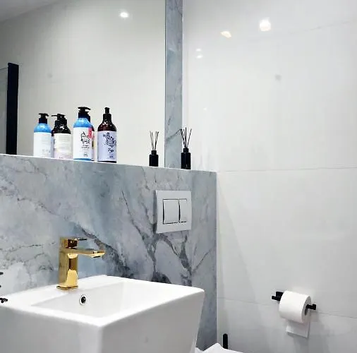 Port Restauracja Silownia Dwa Baseny Oli&joly * Колобжег