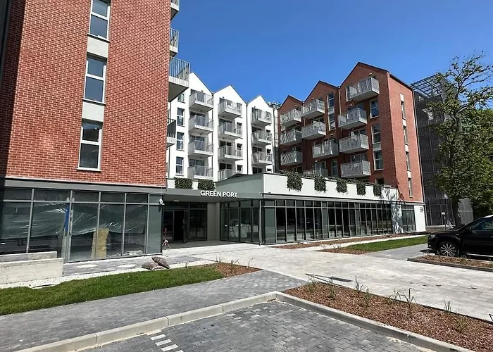 Port Restauracja Silownia Dwa Baseny Oli&joly Колобжег