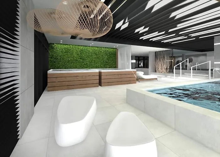 Port Restauracja Silownia Dwa Baseny Oli&joly