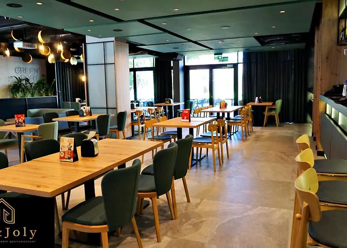 Port Restauracja Silownia Dwa Baseny Oli&joly